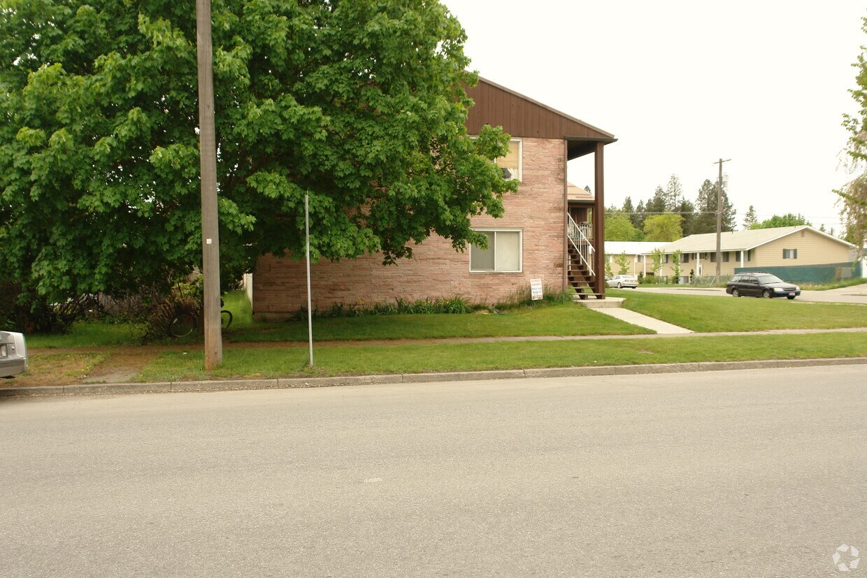 Building Photo - 841 N 3rd St