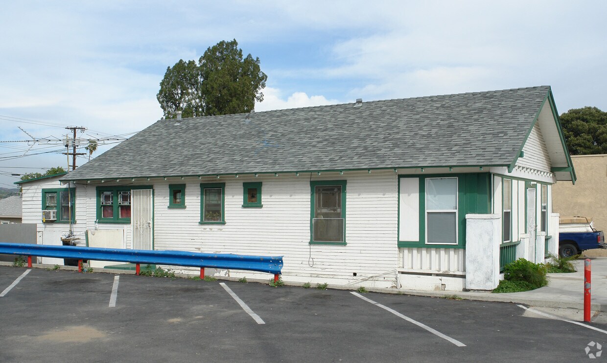 803 E 6th St, Corona, CA 92879 Apartments in Corona, CA