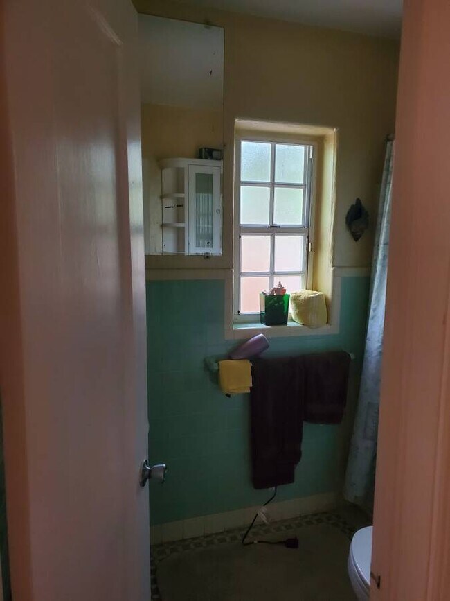 Building Photo - 1770 Lenox Ave