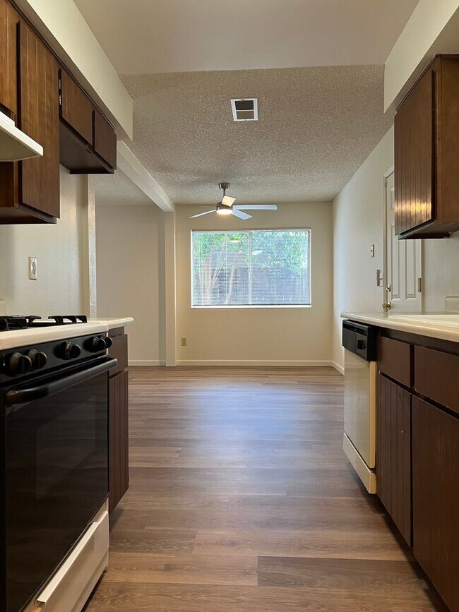 Foto del edificio - Darling 3 Bedroom House!!