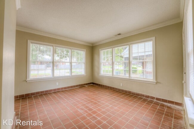 Building Photo - 4 br, 2 bath House - 867 Cypress Drive
