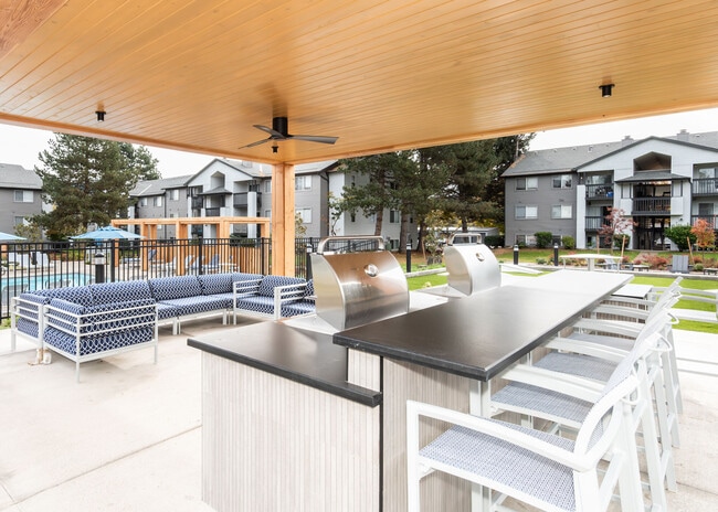 Building Photo - Lumina Apartments