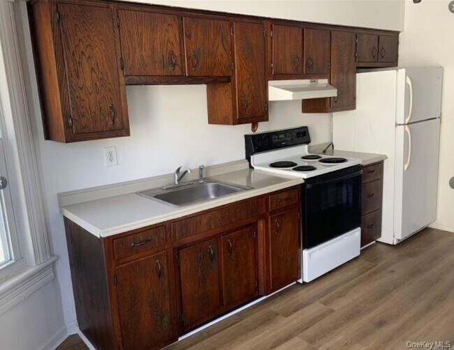 Foto del edificio - 103 W Main St