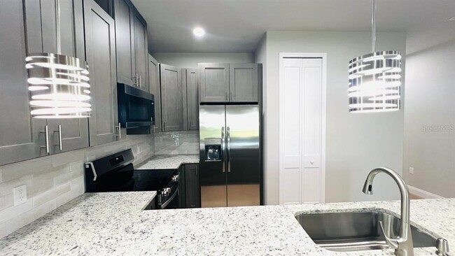 Foto del edificio - 160 Coral Reef Ct N
