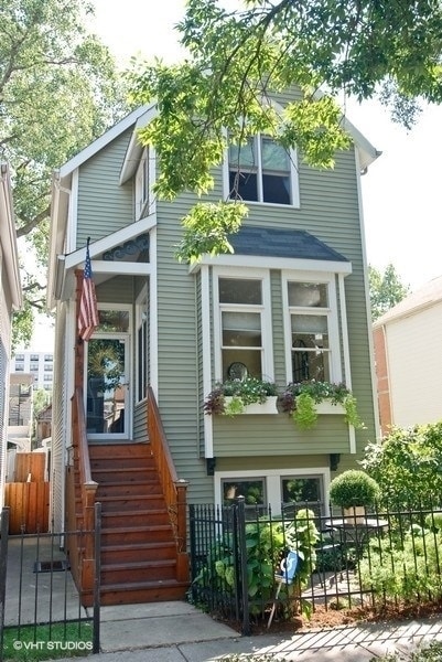 Building Photo - 1729 N Wood St