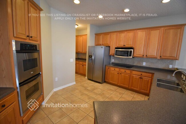 Building Photo - 11135 Golden Silence Dr