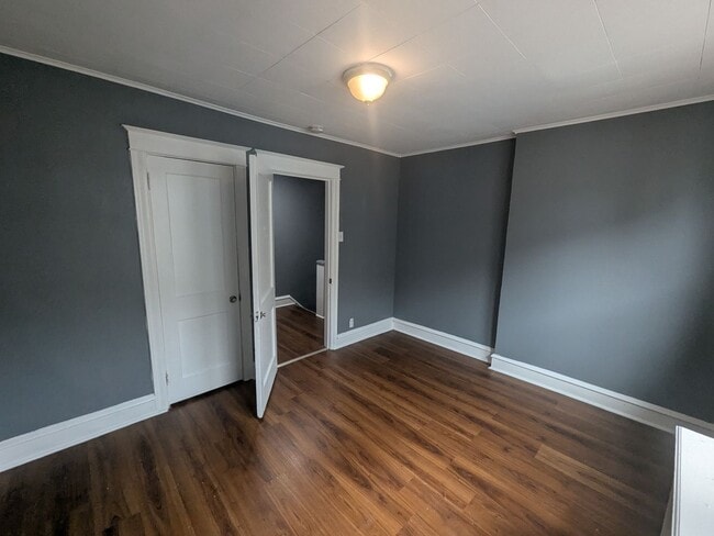 Building Photo - 821 Rader Ave