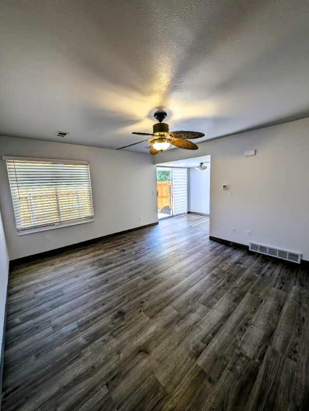 Primary Photo - 7999 Chase Cir