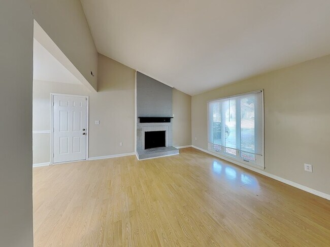 Foto del edificio - 6900 Duncroft Ln