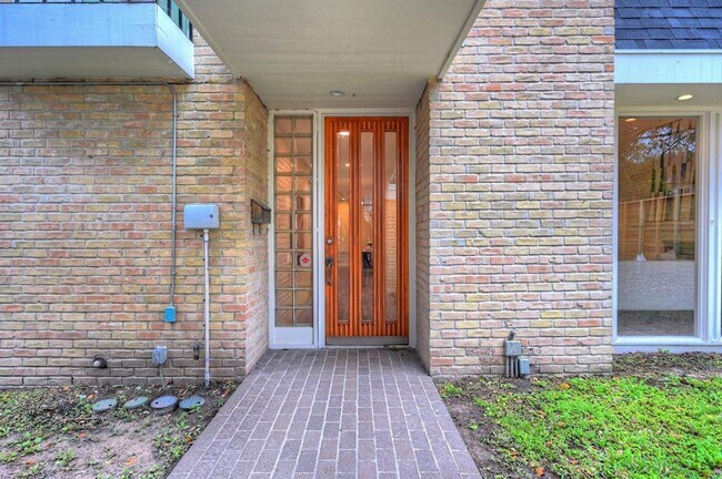 Foto del edificio - 5407 John Dreaper Dr