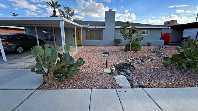 Foto del edificio - 812 Bracken Ave