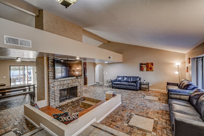 Foto del edificio - 6520 E Peak View Rd