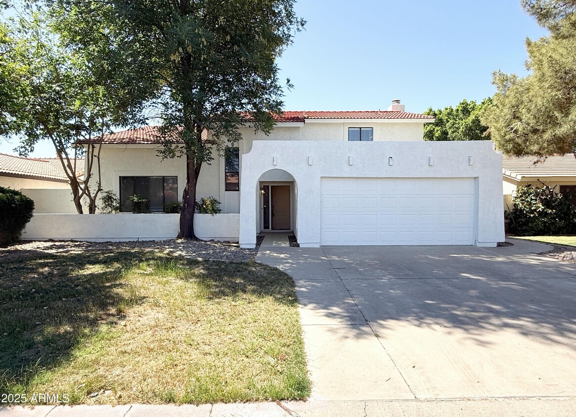 Primary Photo - 1529 E Edgewater Dr