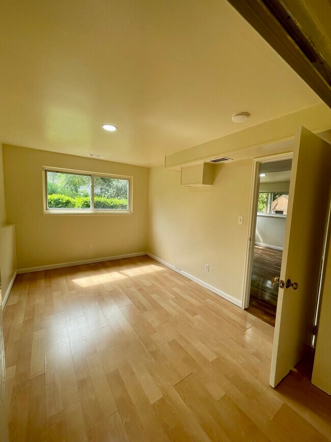 Building Photo - 234 Osceola Ave
