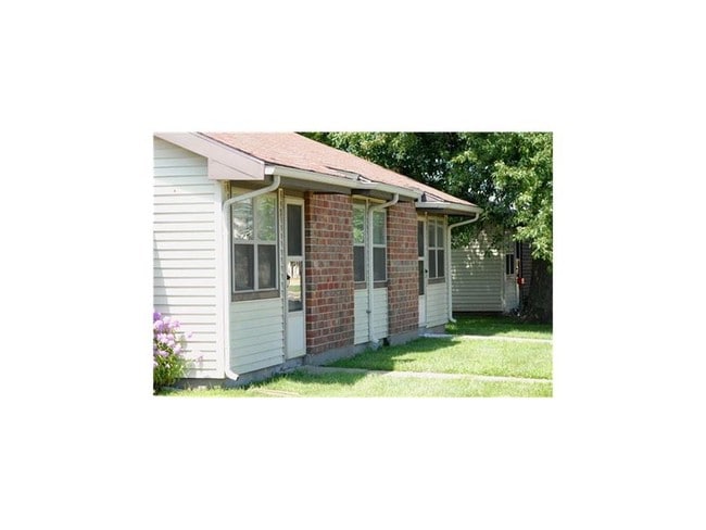 Building Photo - 615 E Airport Dr