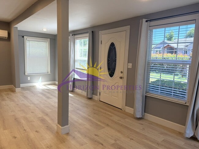 Building Photo - Bright 2 Bed 2 Bath 1,251 Sqft. Fair Oaks Home