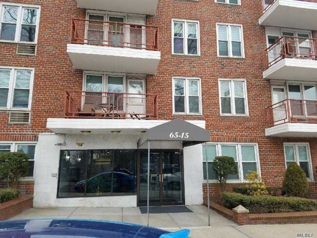 Foto del edificio - 65-15 Alderton St