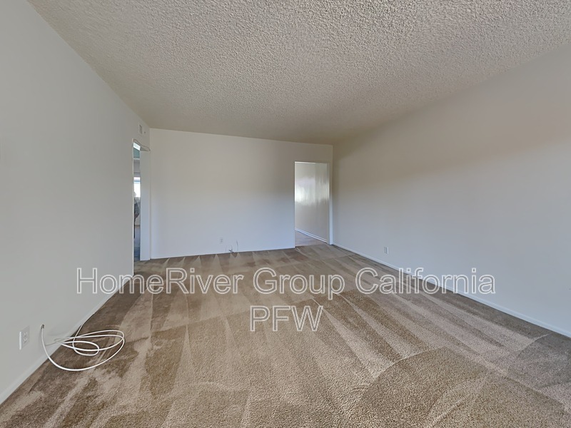 Foto principal - 1124 W Huntington Dr