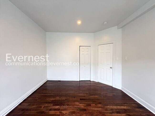 Foto del edificio - 2-Bed/1-Bath Spacious Condo with Balcony/ Available Soon!