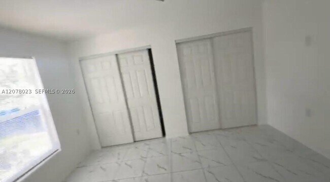 Foto del edificio - 1710 0