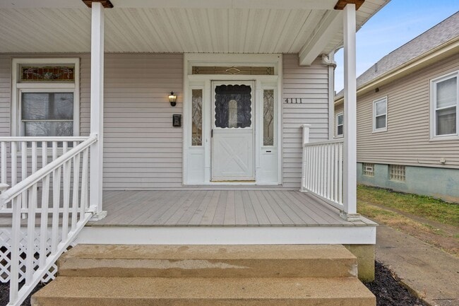 Building Photo - PRICE HILL - Cute 3 bedroom 1 bath