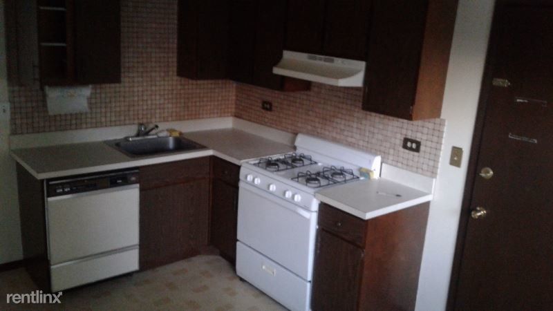 Building Photo - 15240 El Cameno Terrace