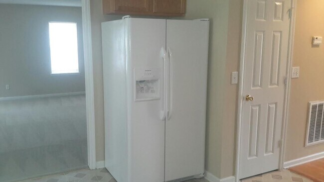 Foto del edificio - 7712 Shiny Meadow Ln