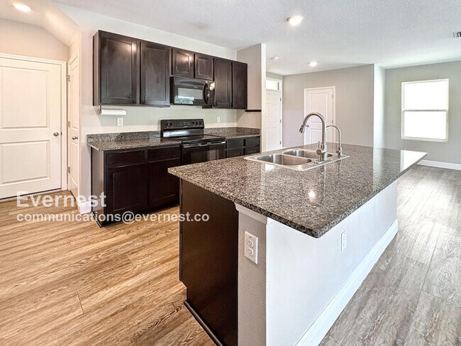 Foto del edificio - 16852 Trite Bend St