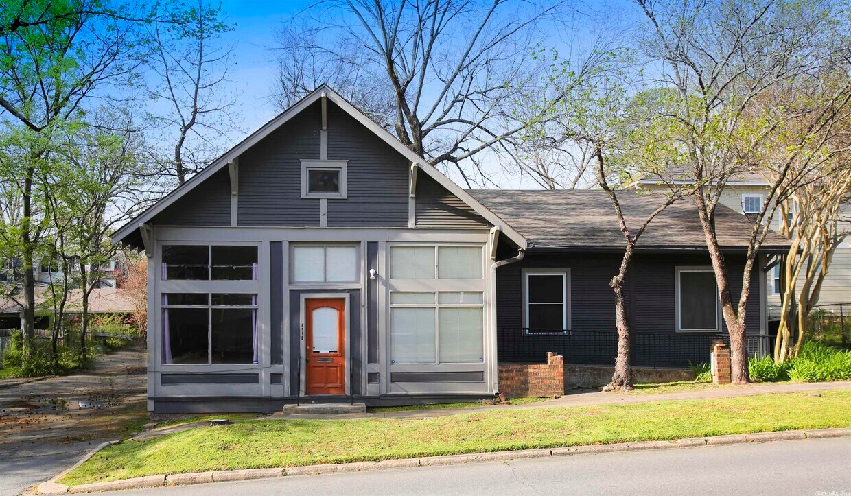 Primary Photo - 4510 Lee Ave