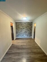 Building Photo - 1085 Murrieta Blvd