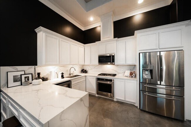 Building Photo - 5801 Winsome Ln
