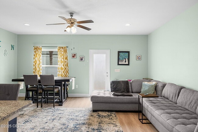 Foto del edificio - 7470 Shadow Lake Dr