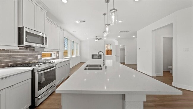Building Photo - 1320 Shaded Rock Dr