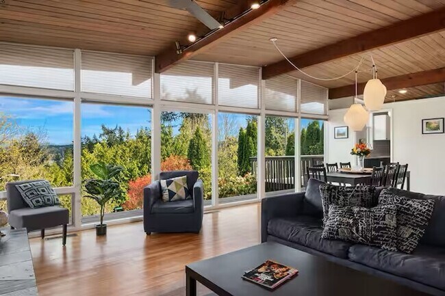 Foto del edificio - Sheridan Heights - Lake Forest Park House