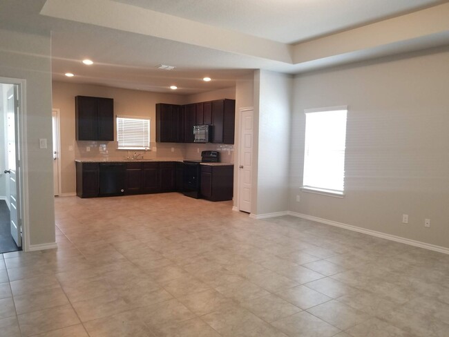Building Photo - Gorgeous 1 story 4 bedroom Rental!
