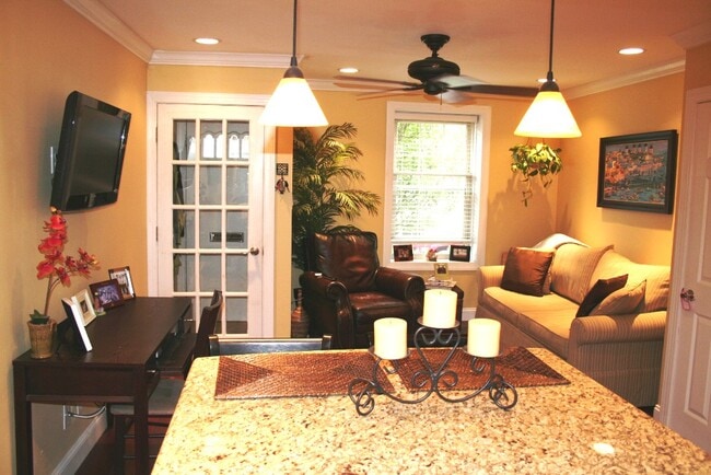 living room - 815 S 10th St