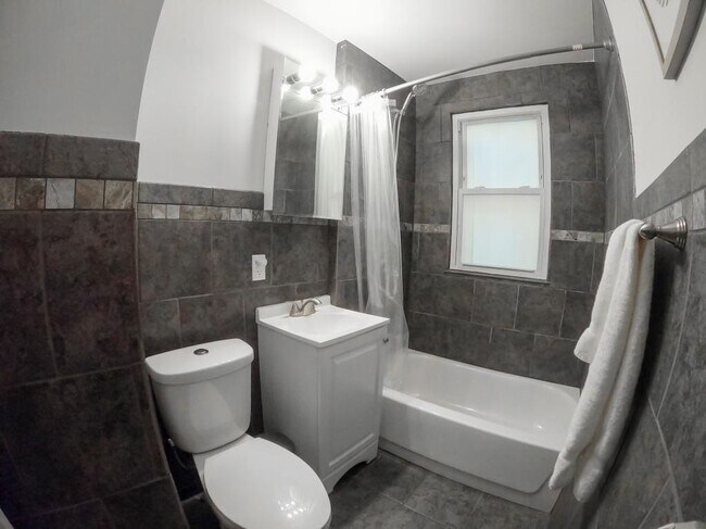 Foto del edificio - 3444 Colfax Ave S