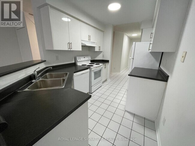 Building Photo - 689 Four Winds Way