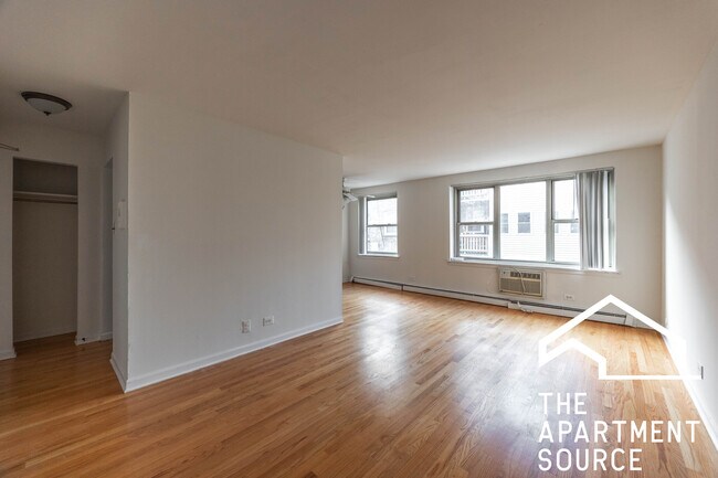 Foto del edificio - 3710 N Pine Grove Ave