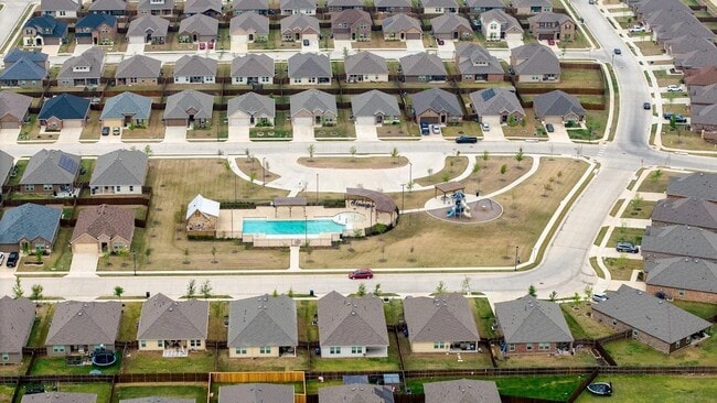 Building Photo - 410 Gunsmoke Trail