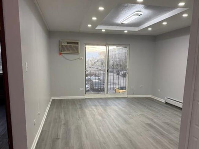 Foto del edificio - 280 Shorewood Dr