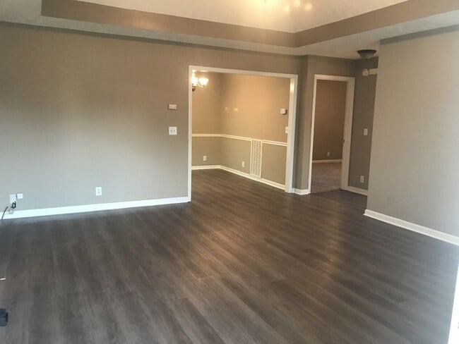 Building Photo - 157 Clearidge Dr