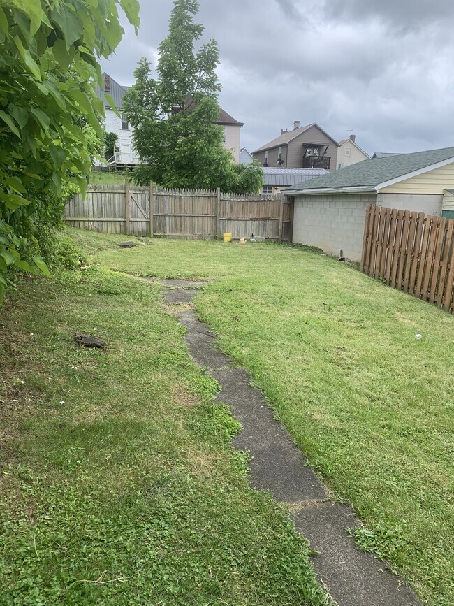 88 Millview St, Uniontown, PA 15401 House Rental in Uniontown, PA