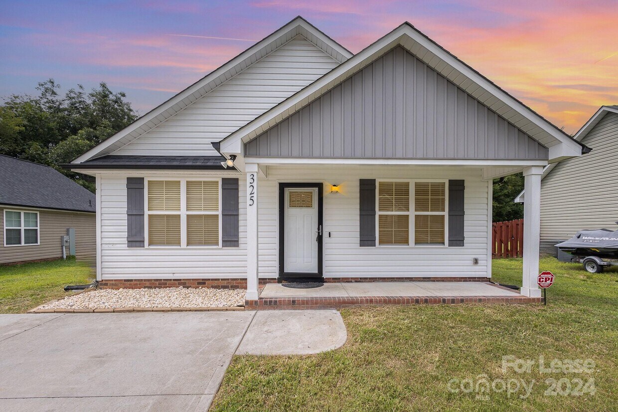Primary Photo - 325 Odell Dr NW