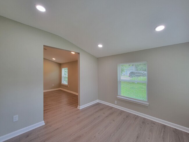 Building Photo - 1107 Roosevelt