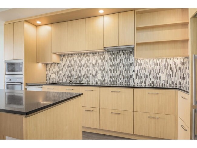 Building Photo - 13495 Central Ave