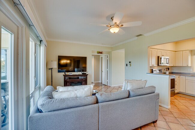 Building Photo - 5060 Harmony Cir