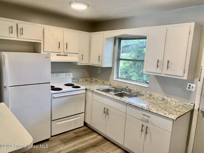 Foto del edificio - 1624 Mitchell St