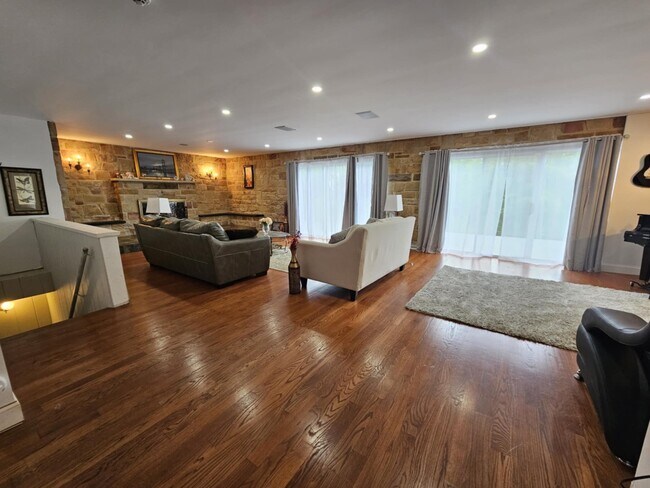 Foto del edificio - 2612 Morningstar Ln