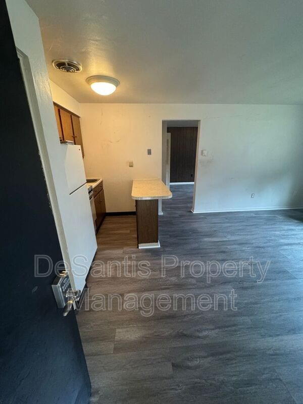 Building Photo - 310 Lunar Ln